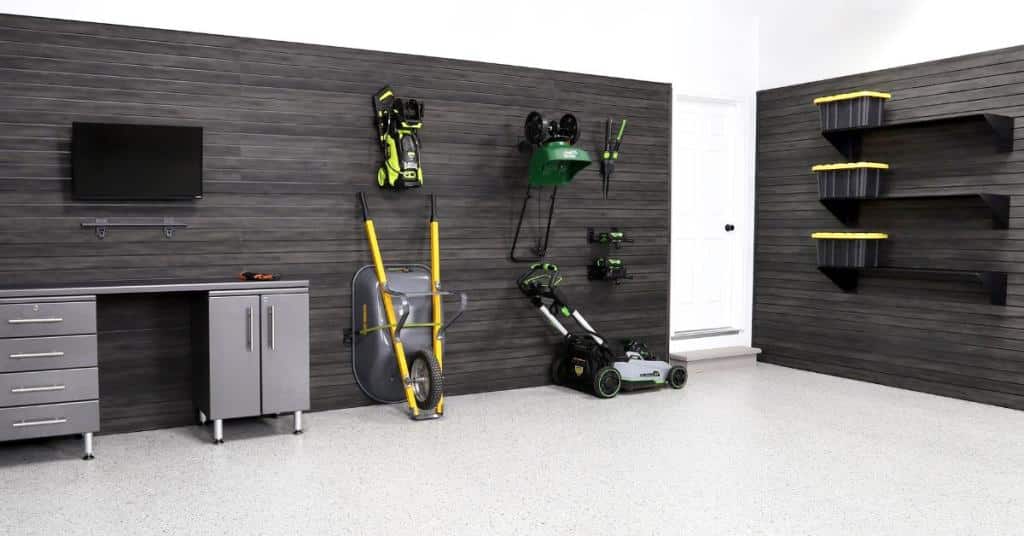 Seasonal Rotation Strategies for Garage Slatwall Storage